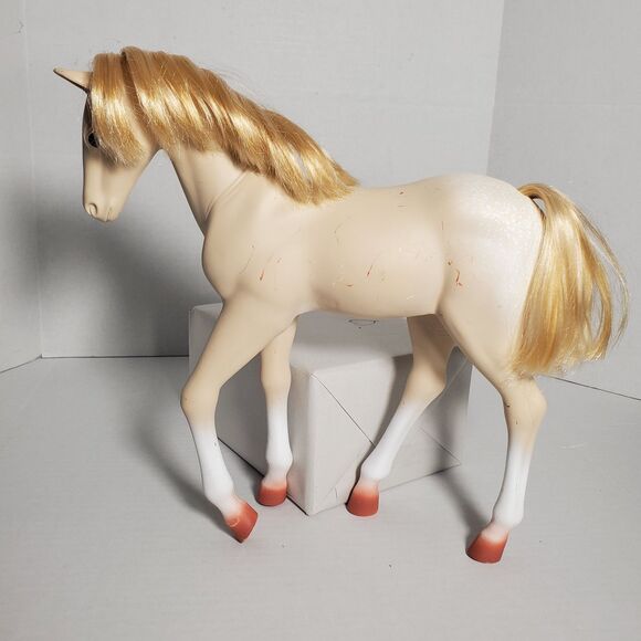 Our Generation Plastic Horse Figurine‎ Toy– Cream/Palomino with Blonde Mane 12" - Picture 6 of 16